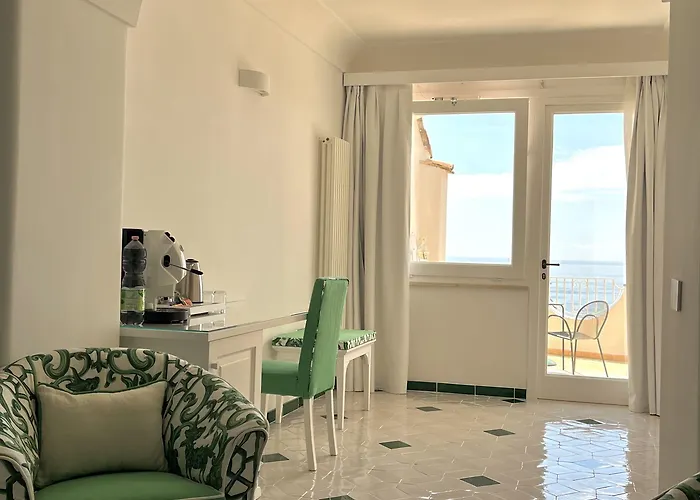 Il Gabbiano ホテル 4*